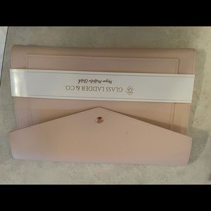 Glass and Ladder Clutch